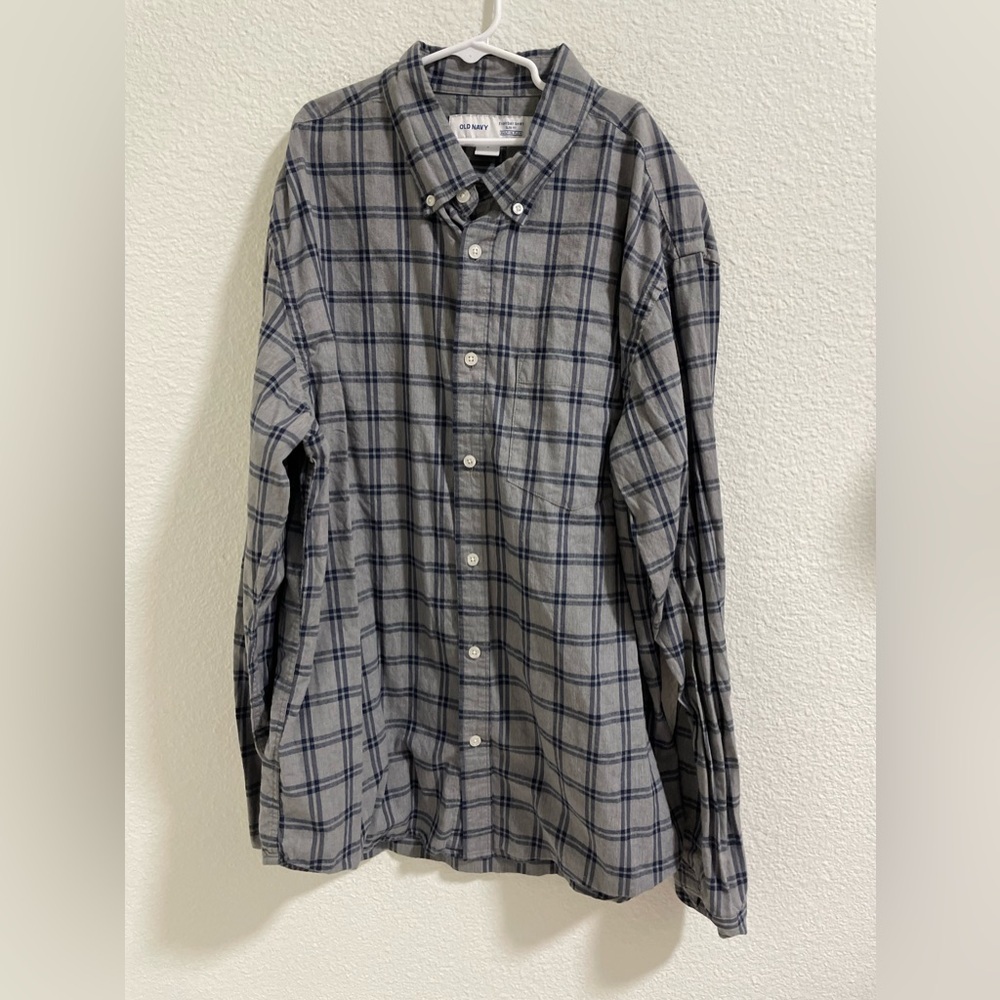 Old Navy Men's Blue and Gray Checkered Shirt